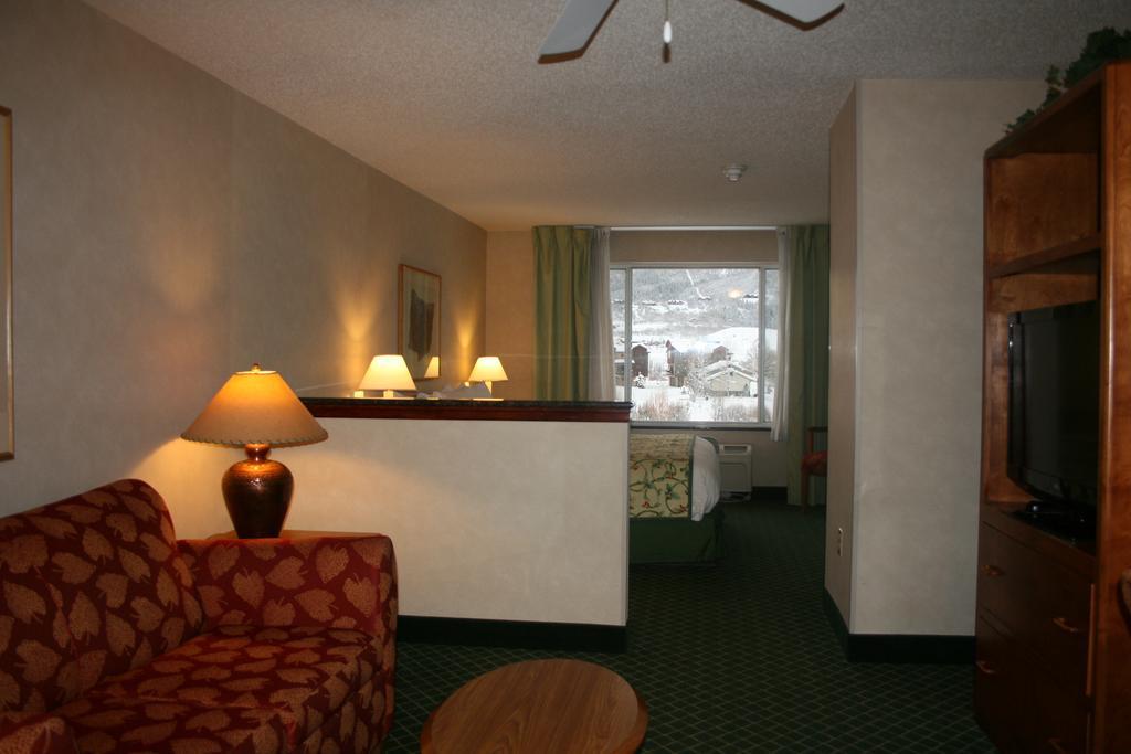 Fairfield Inn & Suites By Marriott Steamboat Springs Exterior photo